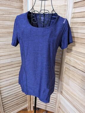 Reebok Womens Athletic Shirt Medium Purple Lightweight Polyester Spandex Blend
